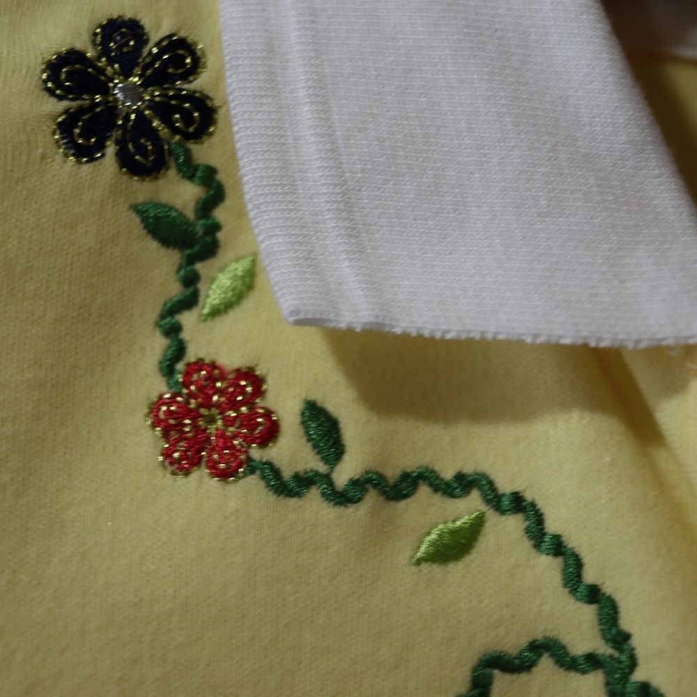 Breckenridge Pale Yellow Embroidered 3/4 Sleeve Top PM - Picture 4 of 10
